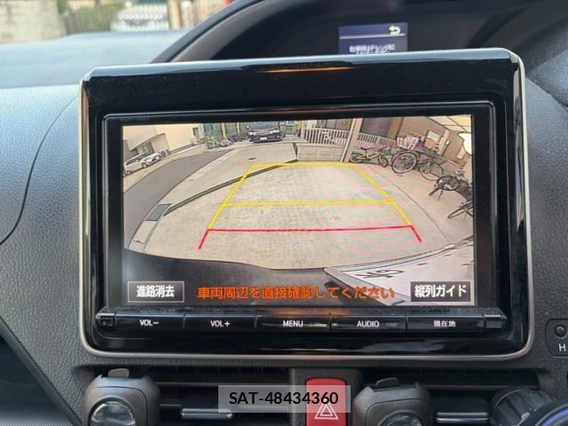 Toyota VOXY 2016-09 6915190-17