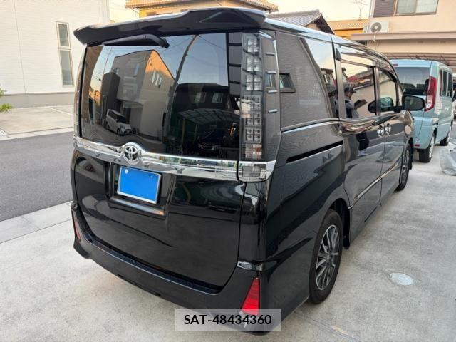 Toyota VOXY 2016-09 6915190-1