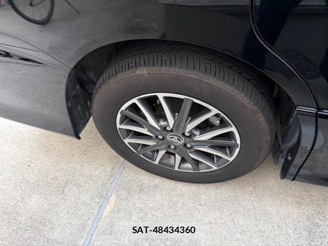 Toyota VOXY 2016-09 6915190-3