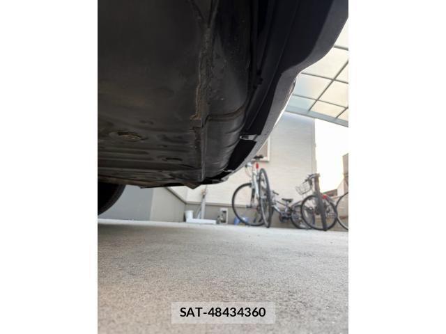 Toyota VOXY 2016-09 6915190-6