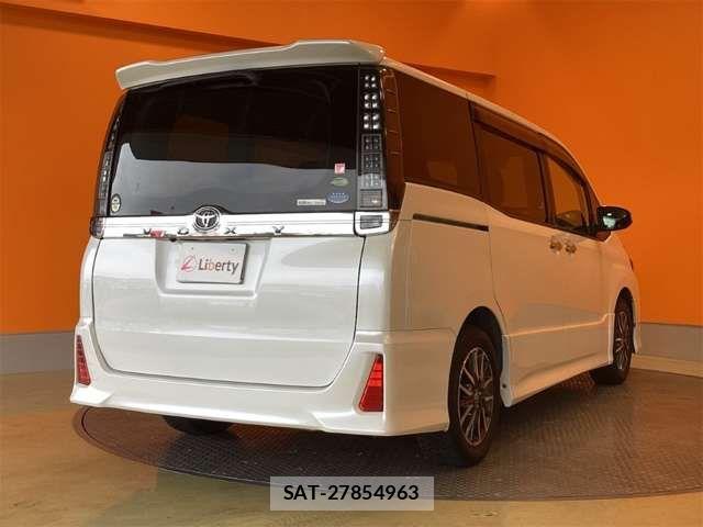 Toyota VOXY 2016-09 6915145-12