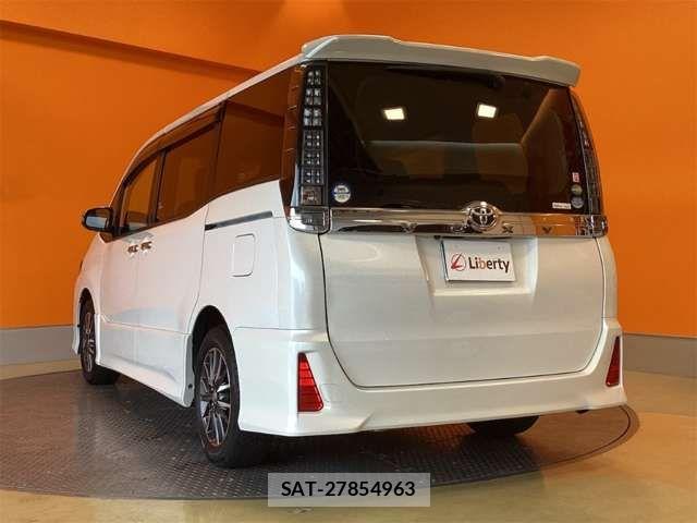 Toyota VOXY 2016-09 6915145-14