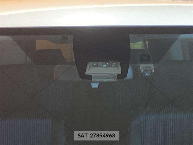 Toyota VOXY 2016-09 6915145-19