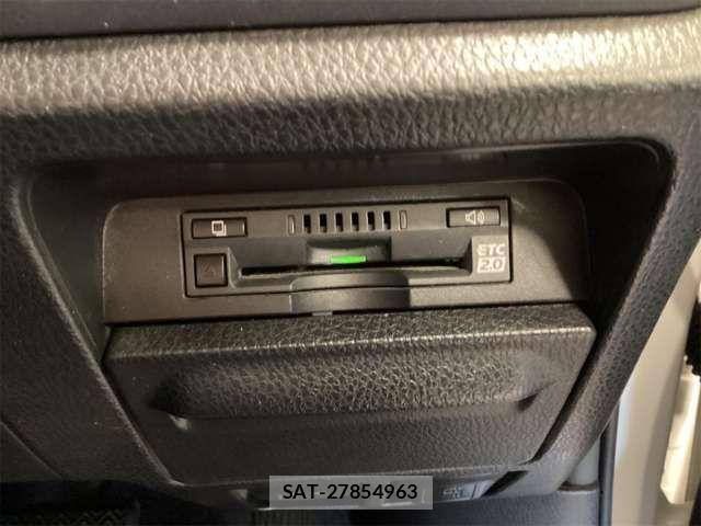 Toyota VOXY 2016-09 6915145-4