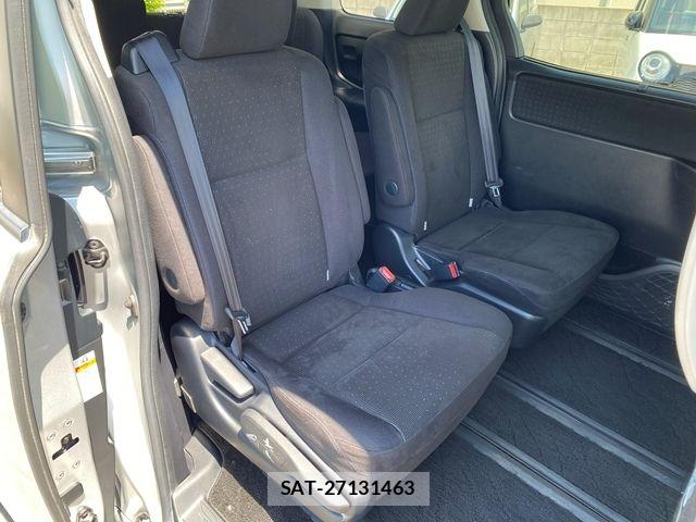 Toyota VOXY 2016-03 6915200-16