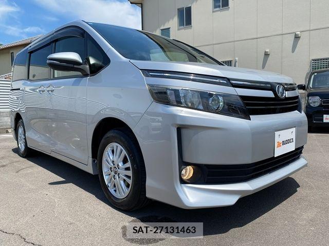 Toyota VOXY 2016-03 6915200-1