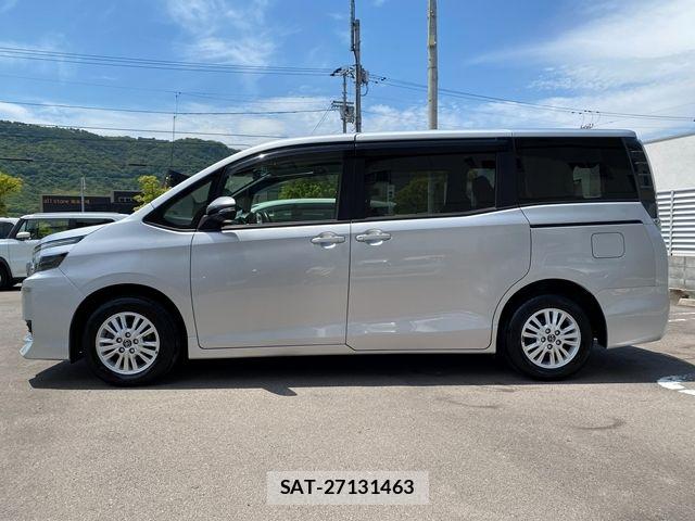 Toyota VOXY 2016-03 6915200-4