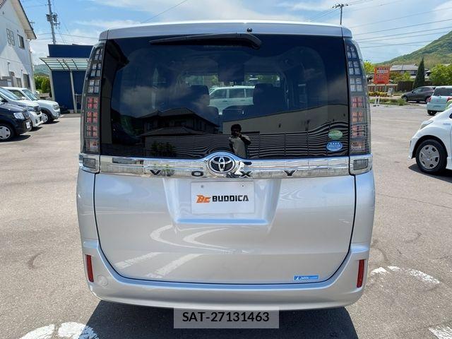 Toyota VOXY 2016-03 6915200-7