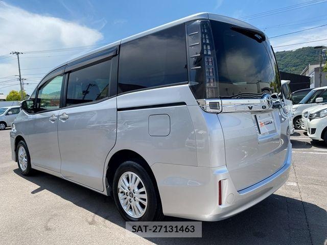 Toyota VOXY 2016-03 6915200-8