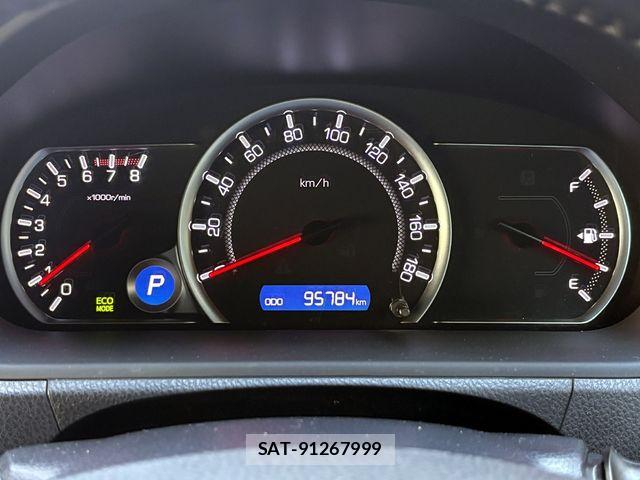 Toyota VOXY 2014-02 6915177-21