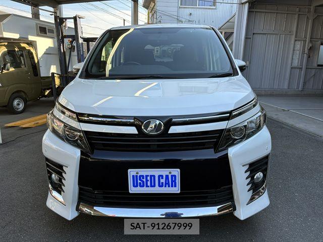 Toyota VOXY 2014-02 6915177-3