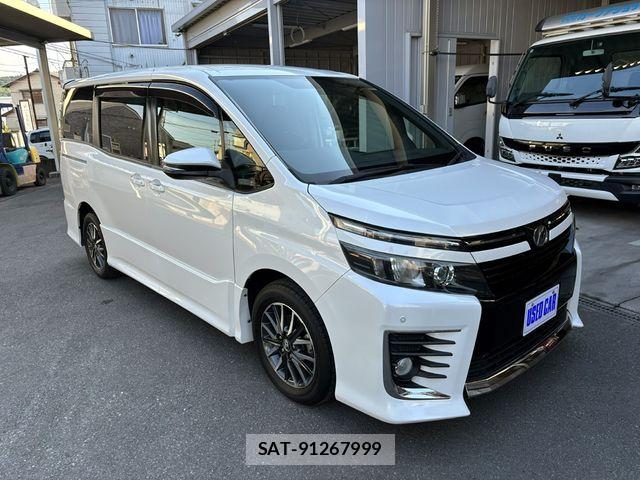Toyota VOXY 2014-02 6915177-5
