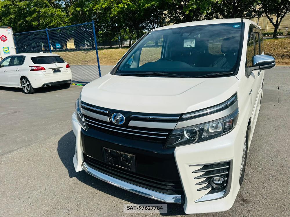 Toyota VOXY 2017 6848849-0