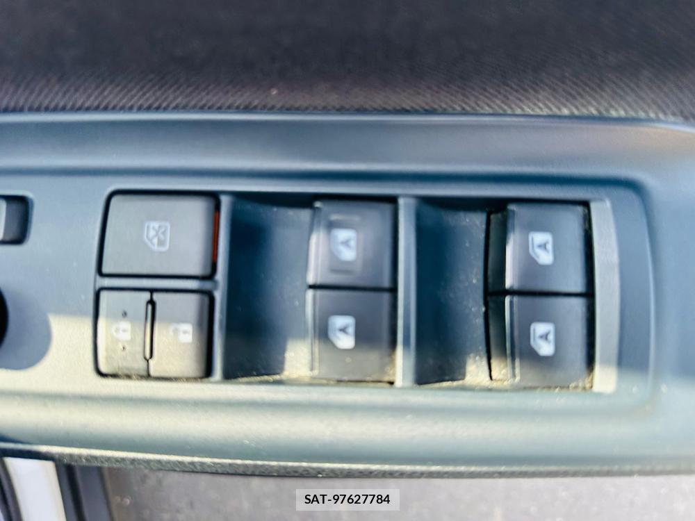 Toyota VOXY 2017 6848849-21
