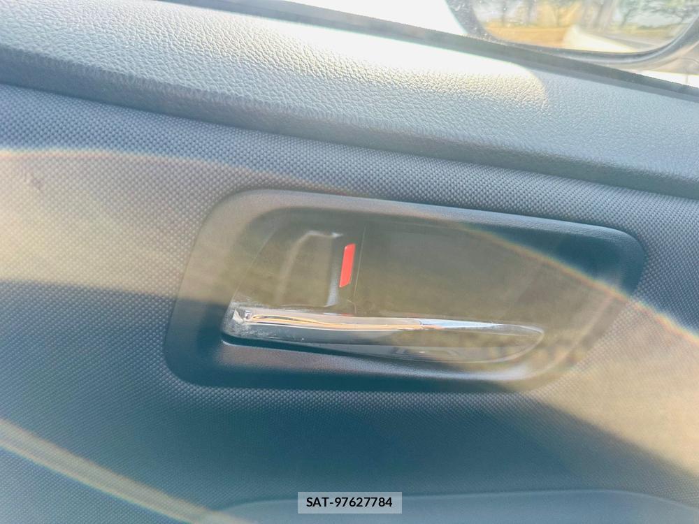 Toyota VOXY 2017 6848849-22