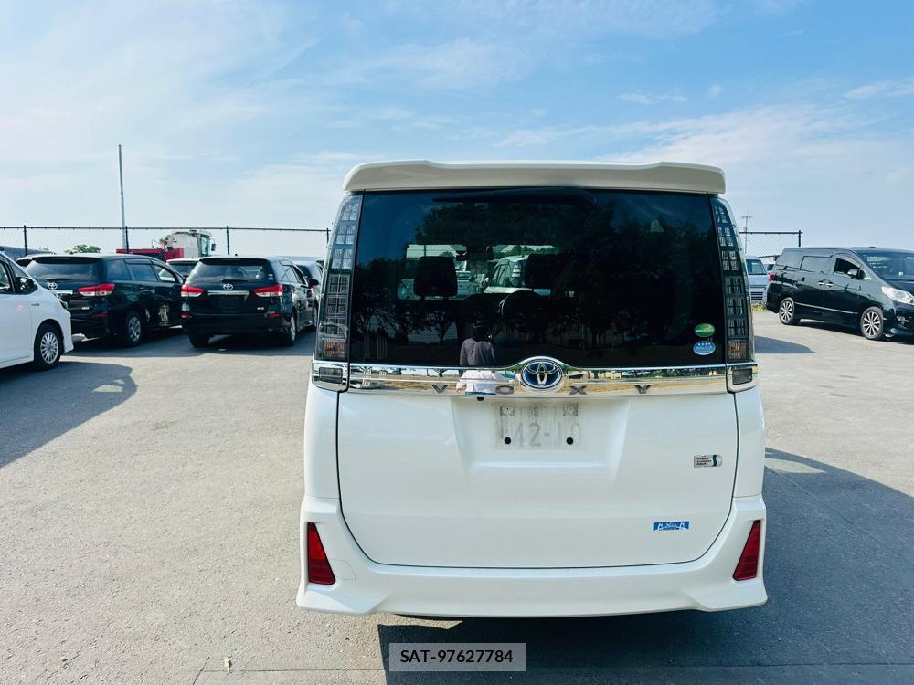 Toyota VOXY 2017 6848849-3