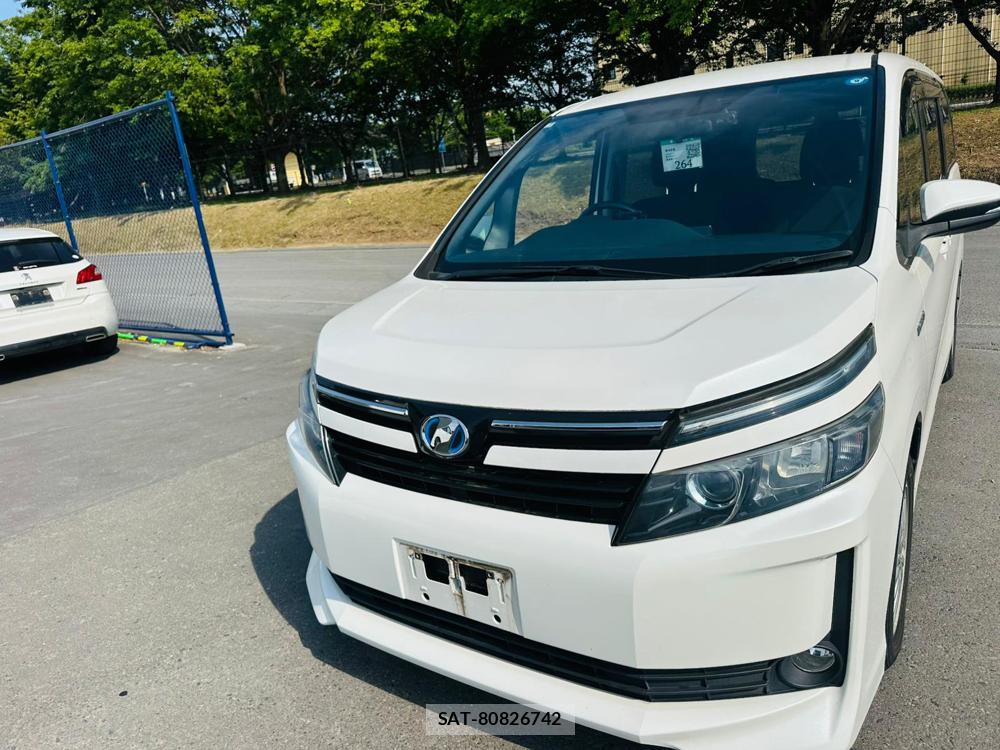 Toyota VOXY 2015 6848848-0