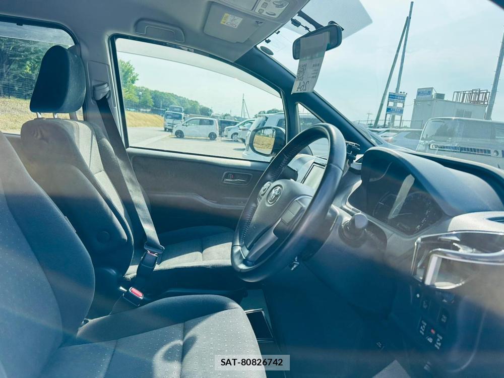 Toyota VOXY 2015 6848848-11