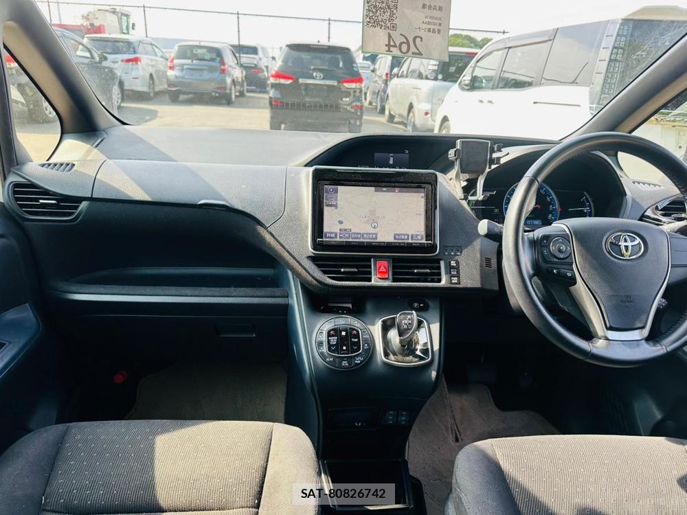 Toyota VOXY 2015 6848848-12