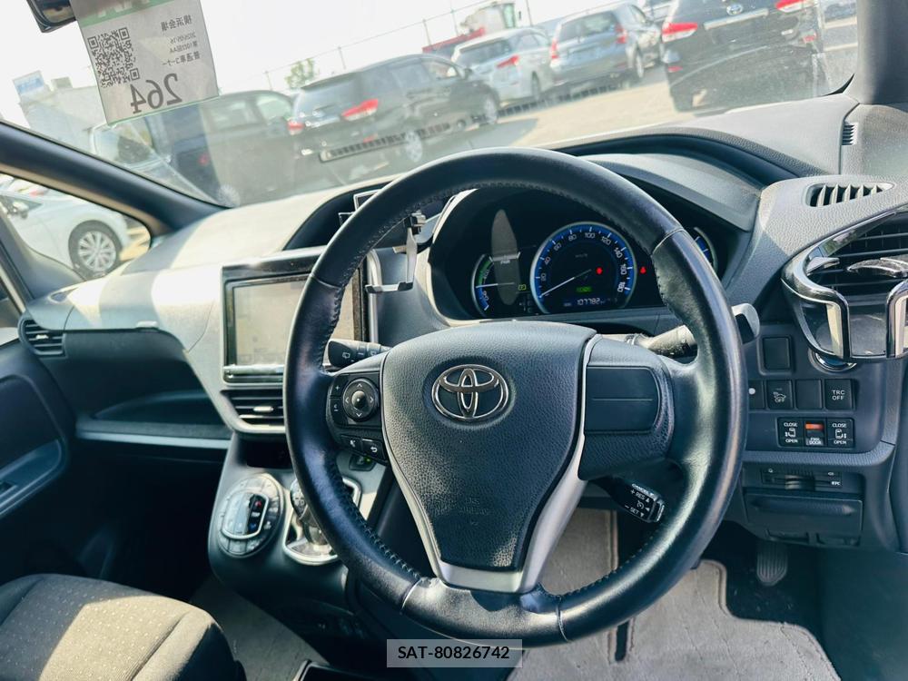 Toyota VOXY 2015 6848848-14