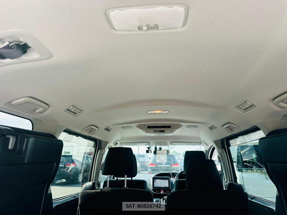 Toyota VOXY 2015 6848848-23