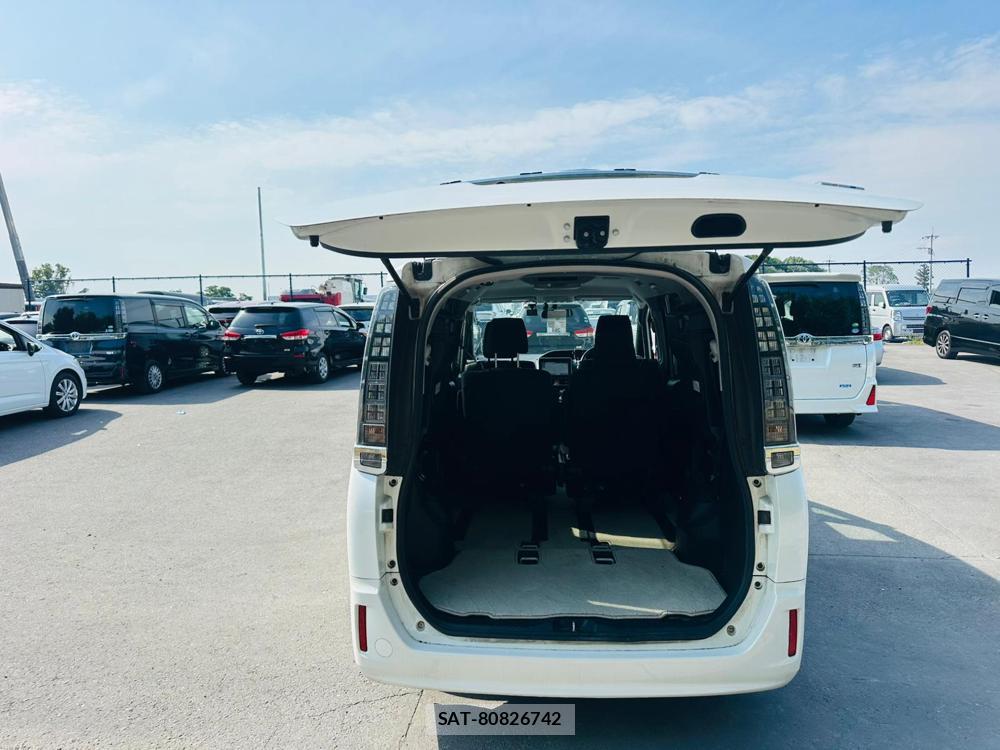 Toyota VOXY 2015 6848848-25