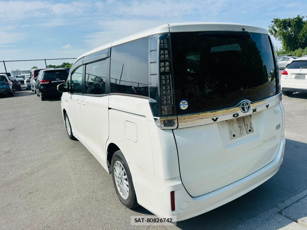 Toyota VOXY 2015 6848848-2
