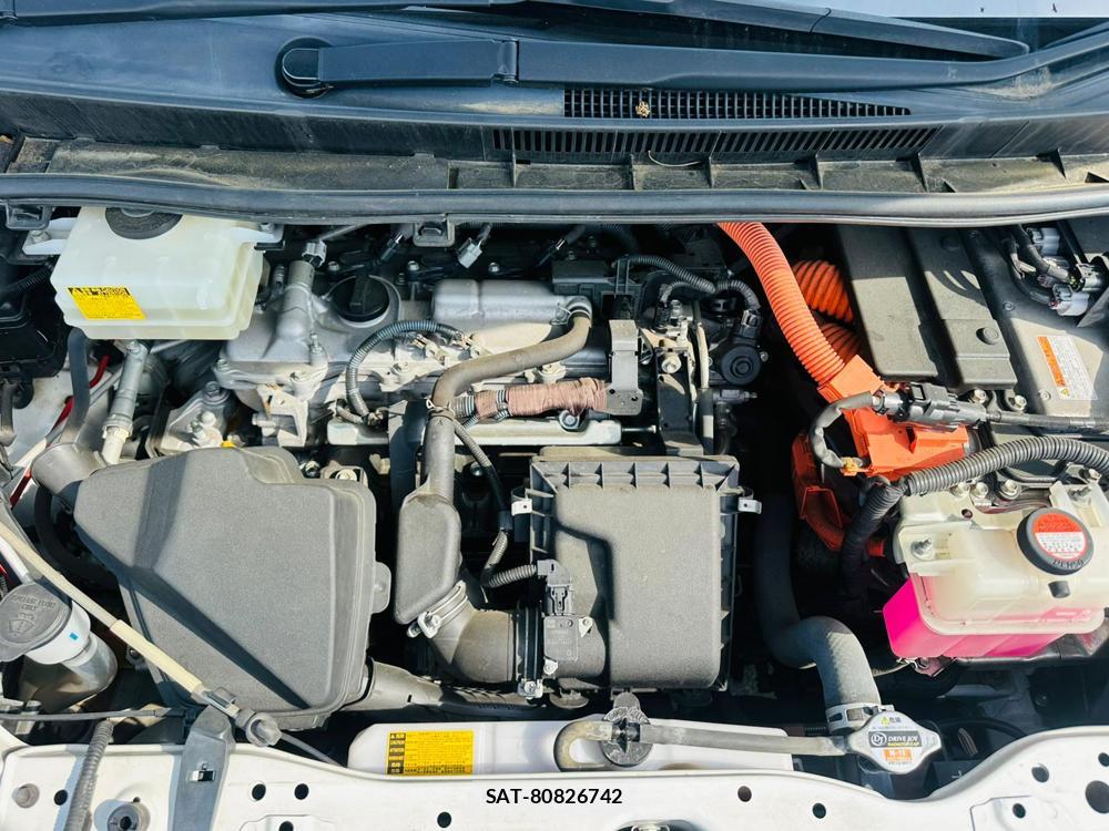 Toyota VOXY 2015 6848848-37