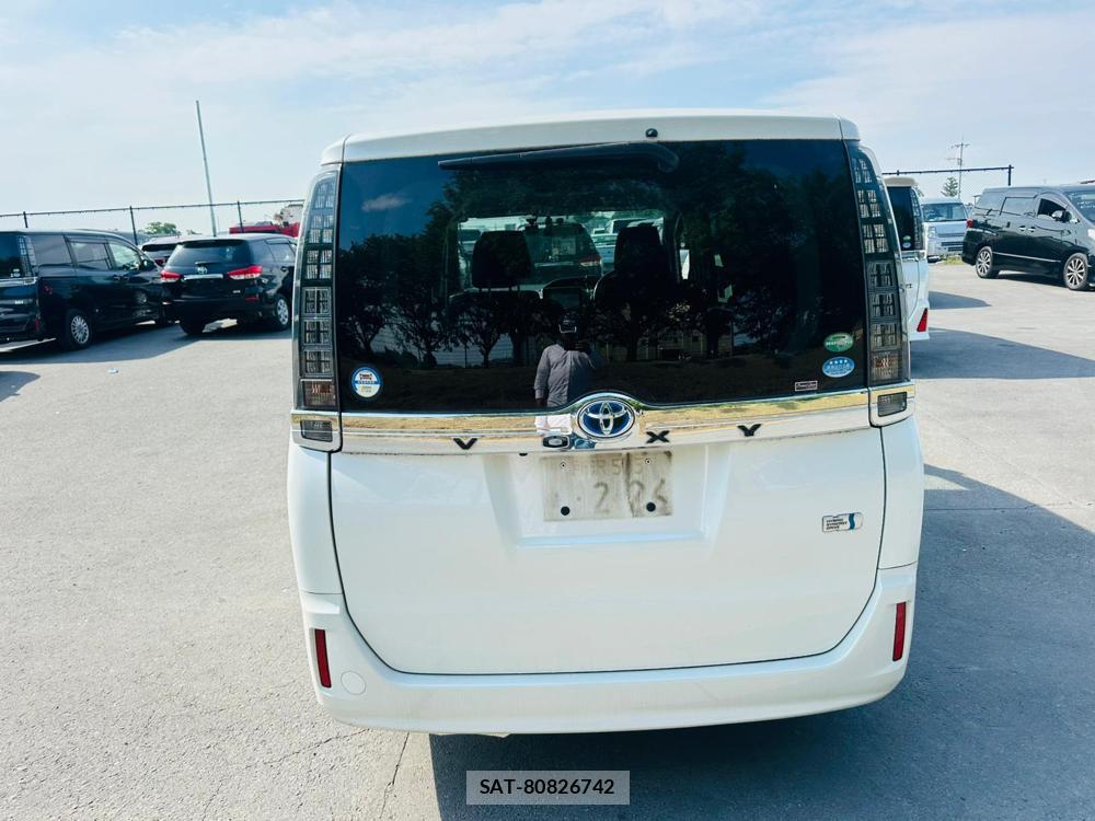 Toyota VOXY 2015 6848848-3