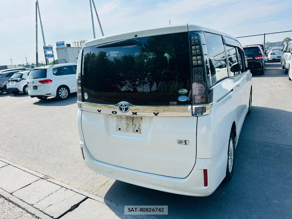 Toyota VOXY 2015 6848848-4