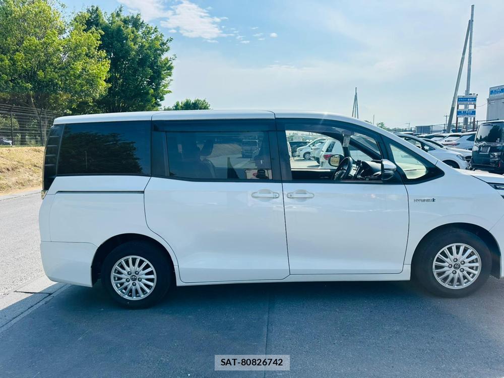 Toyota VOXY 2015 6848848-5