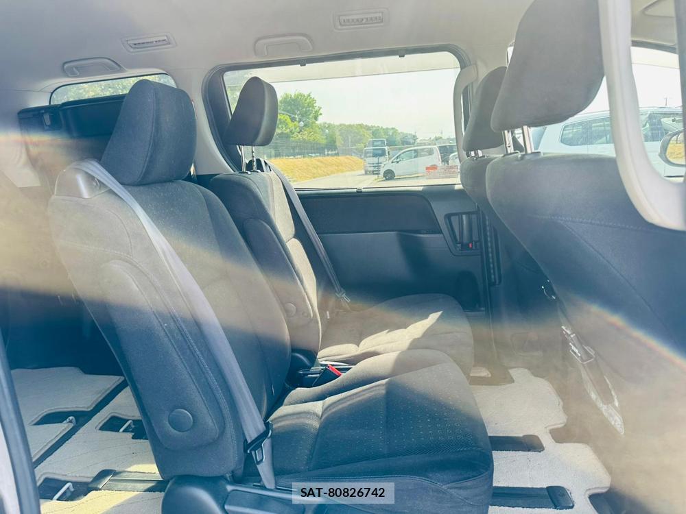 Toyota VOXY 2015 6848848-8