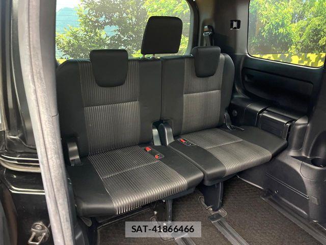 Toyota VOXY 2017-11 6999087-9