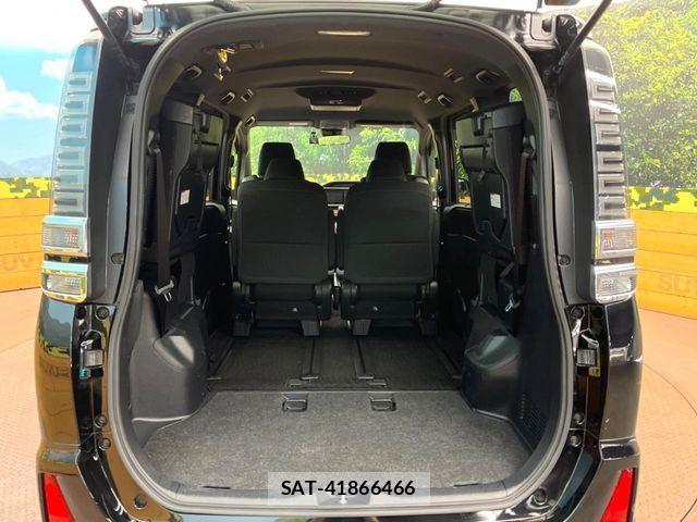 Toyota VOXY 2017-11 6999087-10