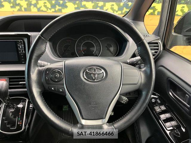 Toyota VOXY 2017-11 6999087-11