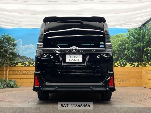 Toyota VOXY 2017-11 6999087-15