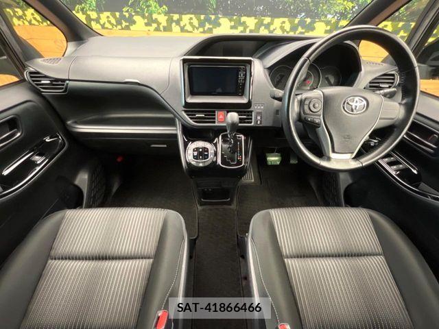 Toyota VOXY 2017-11 6999087-1