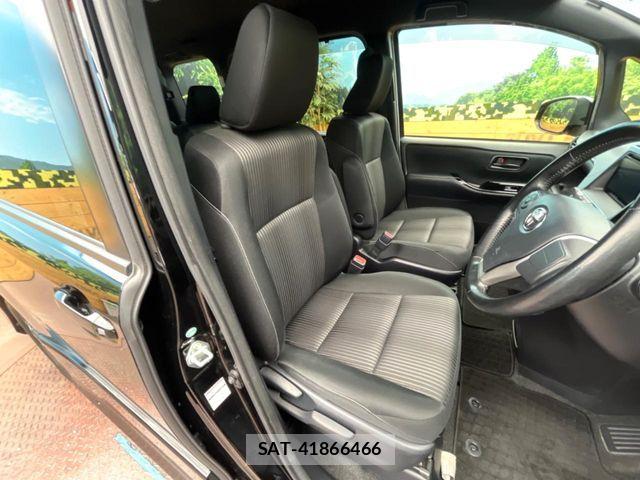 Toyota VOXY 2017-11 6999087-7
