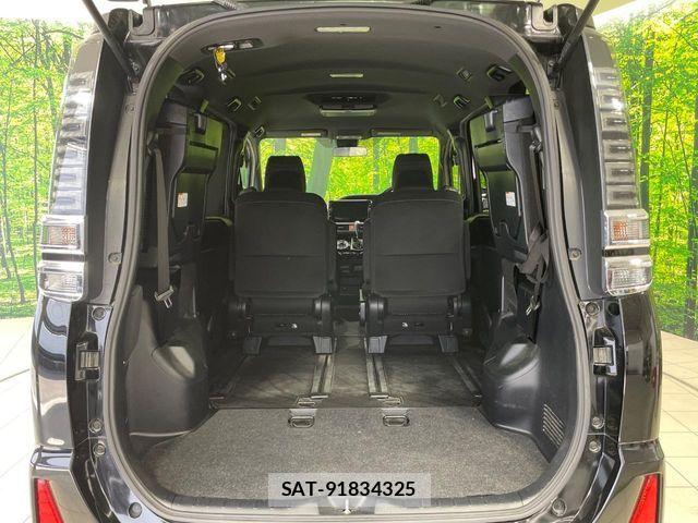 Toyota VOXY 2017-12 6999088-9