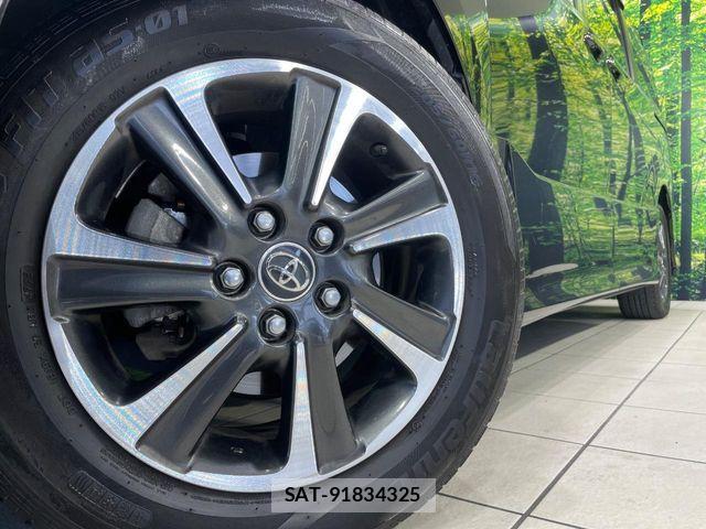 Toyota VOXY 2017-12 6999088-12