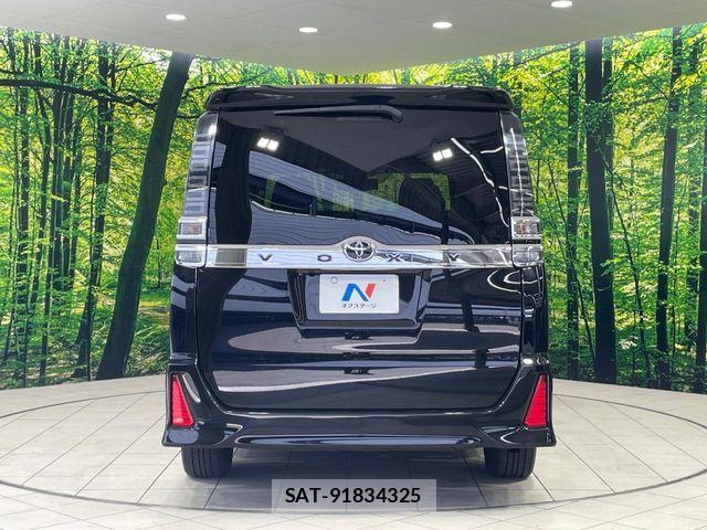 Toyota VOXY 2017-12 6999088-14
