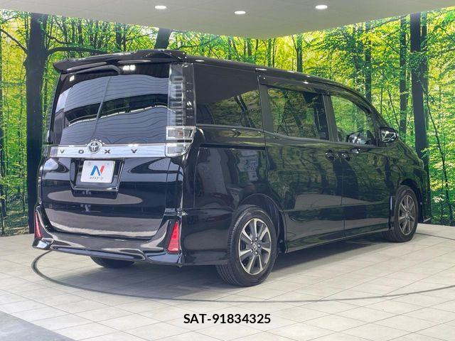 Toyota VOXY 2017-12 6999088-16