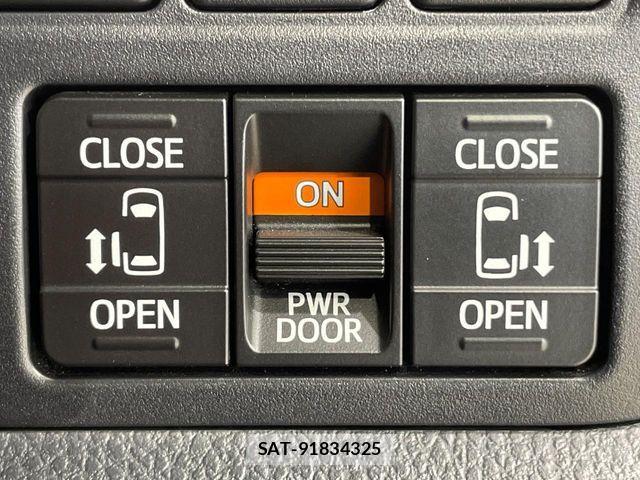 Toyota VOXY 2017-12 6999088-2