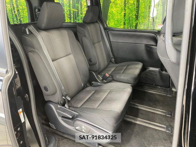 Toyota VOXY 2017-12 6999088-7