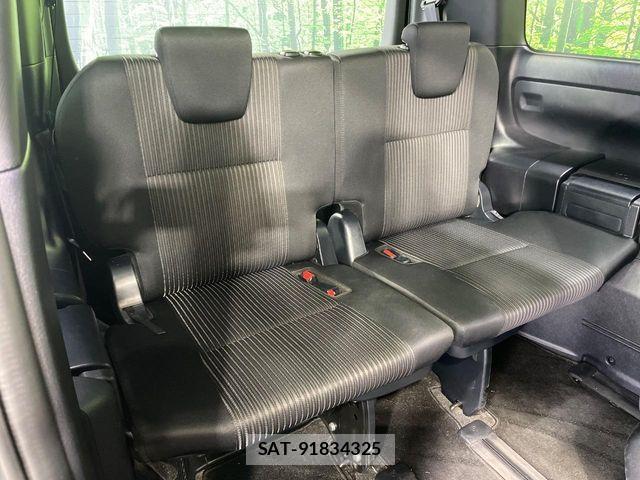 Toyota VOXY 2017-12 6999088-8