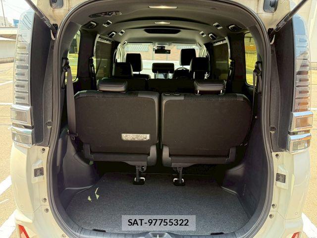 Toyota VOXY 2021-03 6999083-12