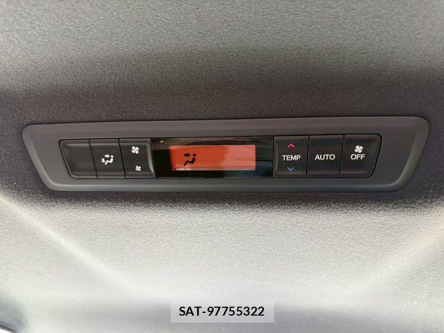 Toyota VOXY 2021-03 6999083-19