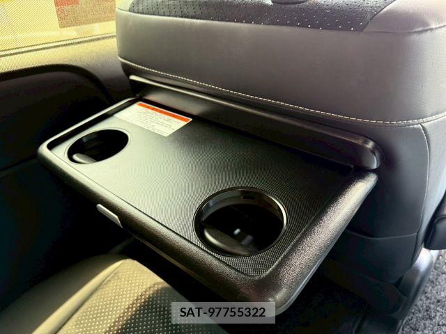 Toyota VOXY 2021-03 6999083-20