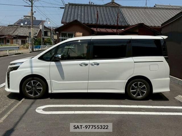 Toyota VOXY 2021-03 6999083-5