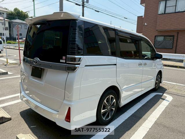 Toyota VOXY 2021-03 6999083-7
